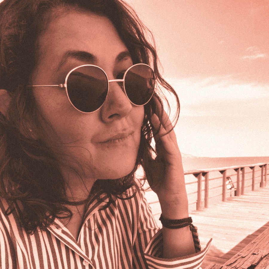 Alejandra García Franco, psicóloga, en el malecón de Chapala